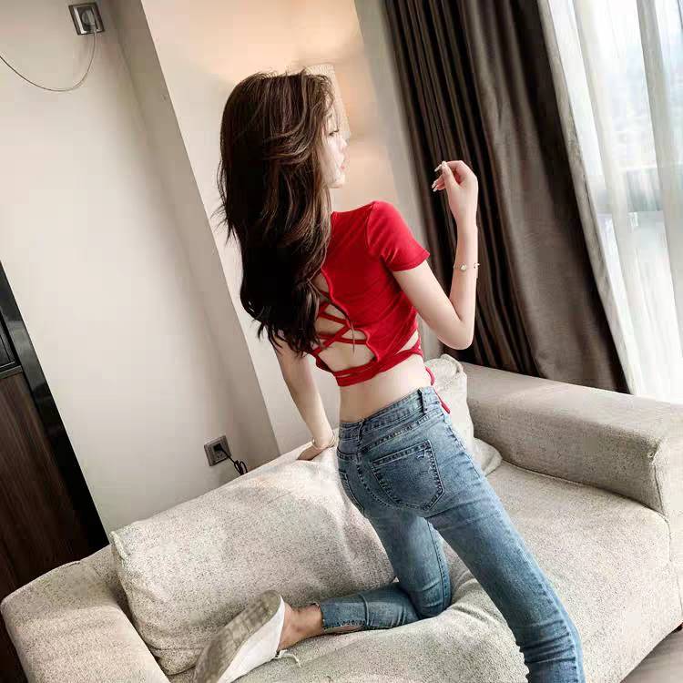 个性红衣美女，牛仔裤美女壁纸