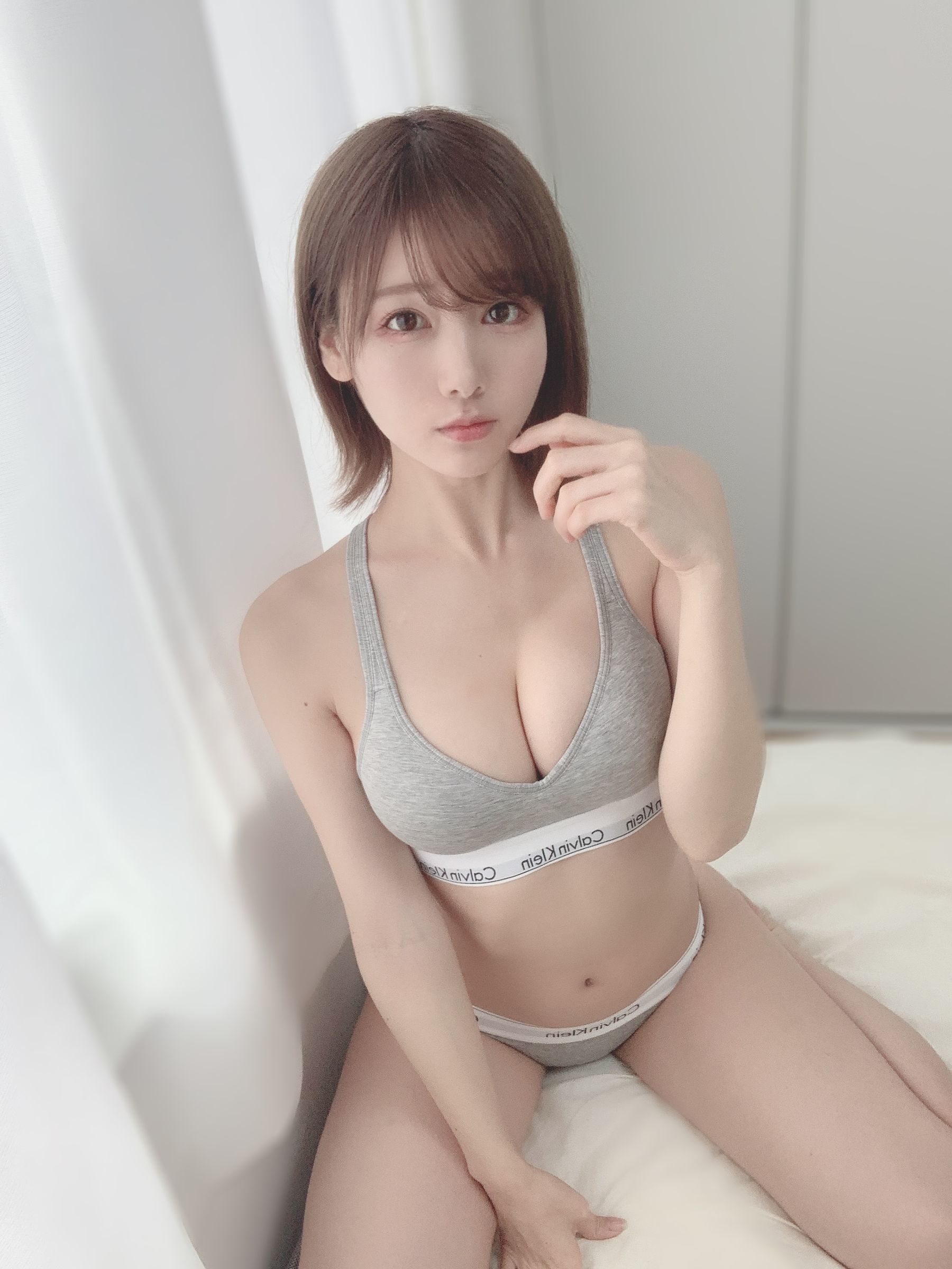 日本甜美COSERけんけん[fantia]  ショート丈スウェット×スポブラ（第十三期）
